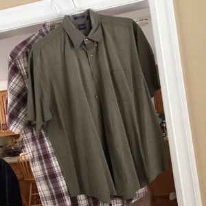 2for1 Men’s short sleeve button down shirts.